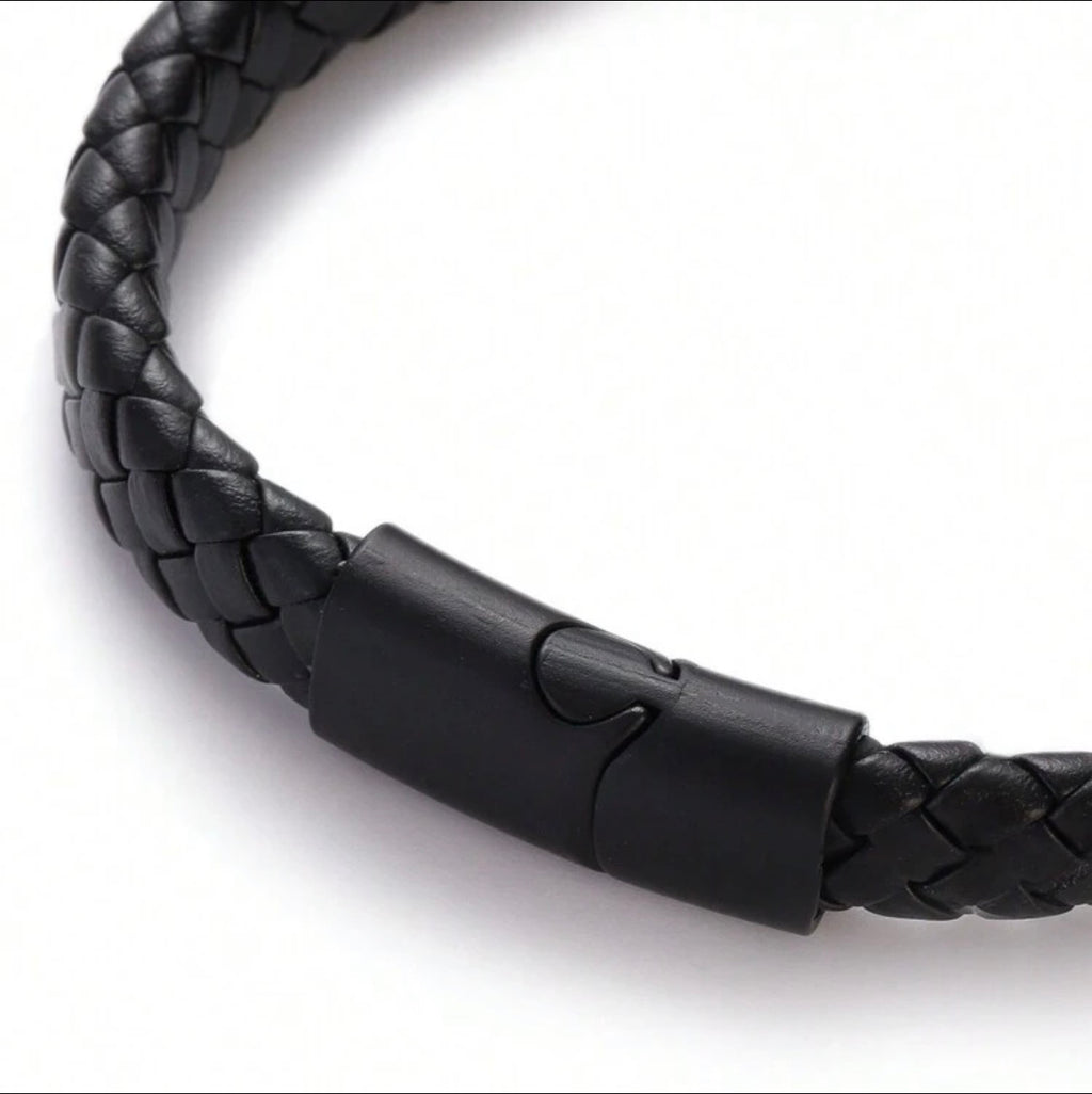 Classic Black Bracelet – Sleek & Timeless Style